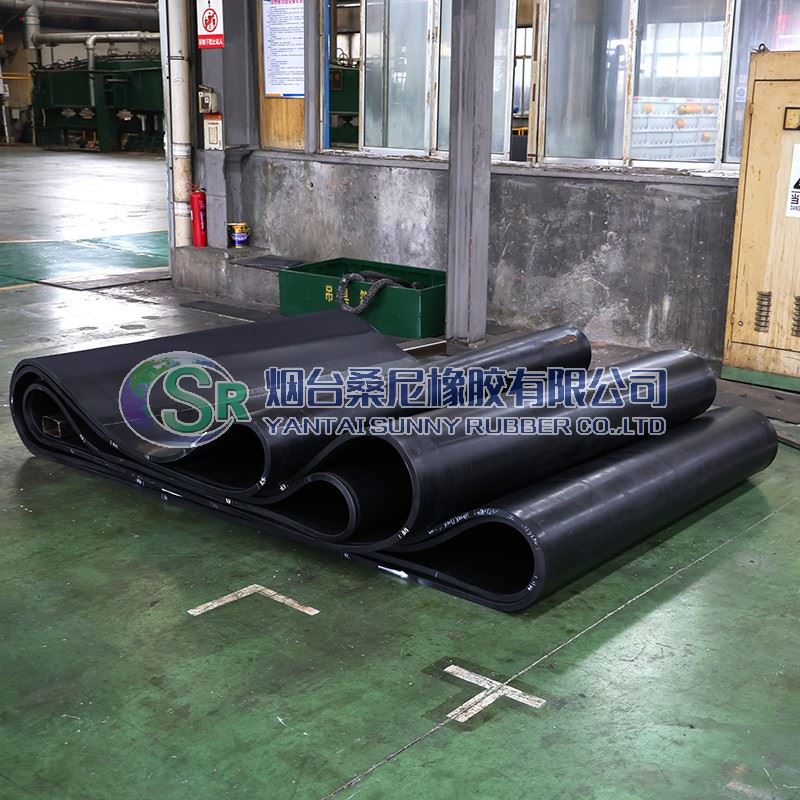 Premium EPDM Kauçuk Konveyör Bant Özel Genişlik Kalınlığı Endüstriyel Toplu Malzeme Taşıma Bandı